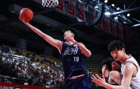 击败广东宏远！广州男篮全力出击，徐昕PK杜锋，央视直播