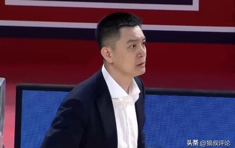 杨鸣：第四节关键球总是差一口气 这种情况连续出现大家会有点阴影